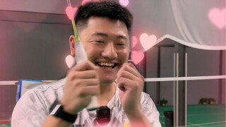 Tay súng hạng nặng có thể chặt đứt cả vợt, tốc độ vung vợt của anh ta nhanh đến mức nào?