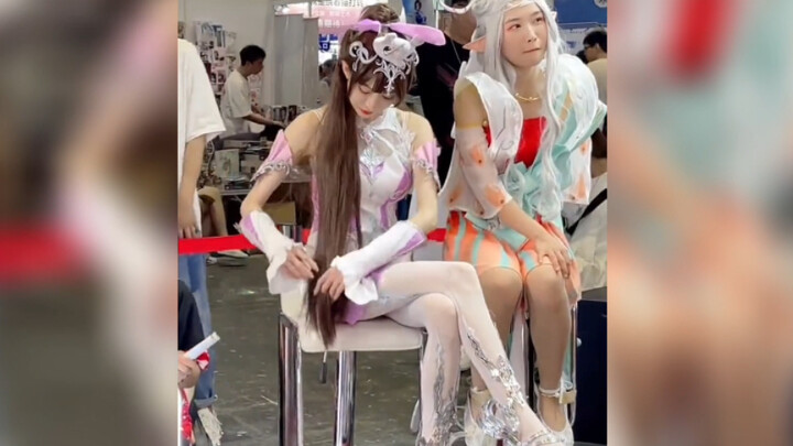 “这应该就是女神级别的漫展吧”