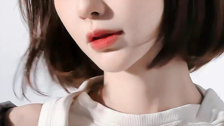 Holy crap!! Her mixed-race vibe is back! That short hairstyle is INSANE [Angelababy]