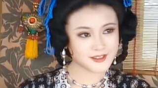 我简直不敢相信，以前的丫鬟居然也这么大气，这样的服化道真的太古典了