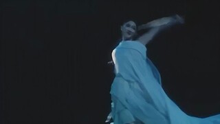 舞蹈《山鬼》| 山中神女，头上的长羽简直是神来之笔.......