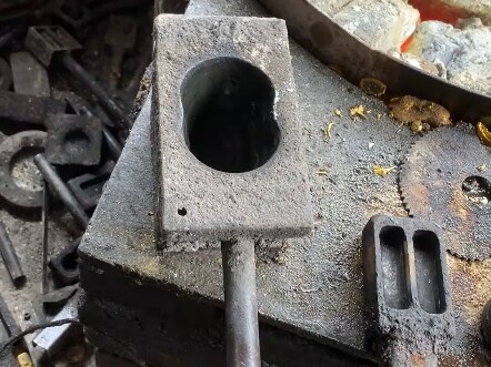 The casting process of Ming and Qing gold and silver ingots: ancient techniques passed down through 