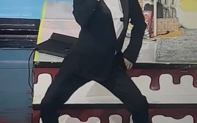 【بين باي شيان】أخيرًا انتظرتُه! ~ بامبي ببدلة رسمية!!