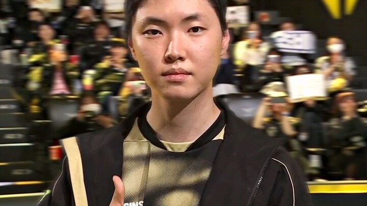 Vẫn cứ đàn áp