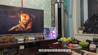 70后阿姨第一次玩电脑游戏，试着理解儿子和他这代年轻人的爱好，退休前看看我能不能变成厉害的游戏玩家。今天玩的是荒野大镖客2，感觉像在看电影。