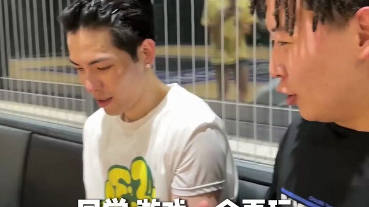 陈一帆和萧敬腾的单挑！打篮球，最怕的一句话是：“我不太会打”！