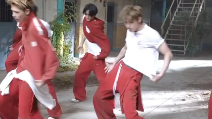 【ENHYPEN】A Boy Group Eager to Get Off Work
