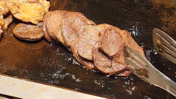 80 RMB All-You-Can-Eat Seafood Buffet: Big Portions, Feast to Your Heart’s Content!