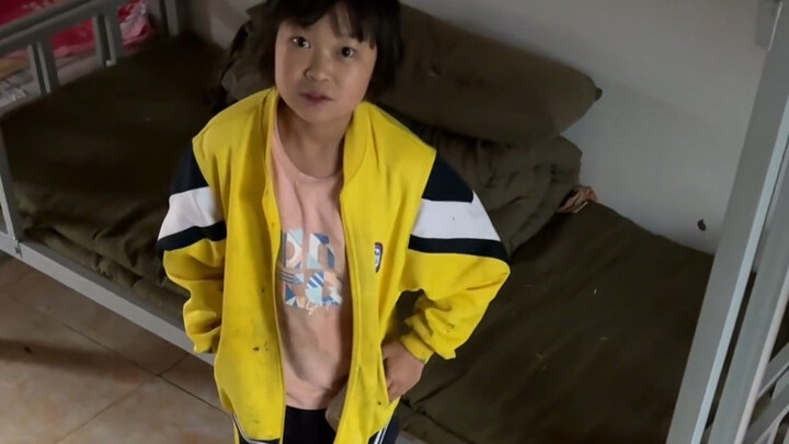 世界破破烂烂 总有人缝缝补补