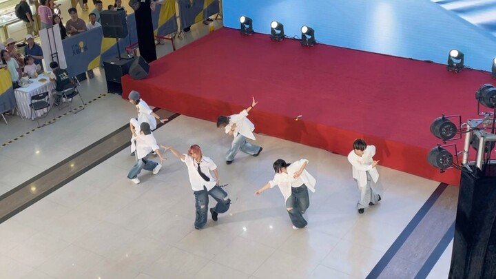 Bagaimana kabar roadshow ruang latihan yang menjadi populer bersama riize?