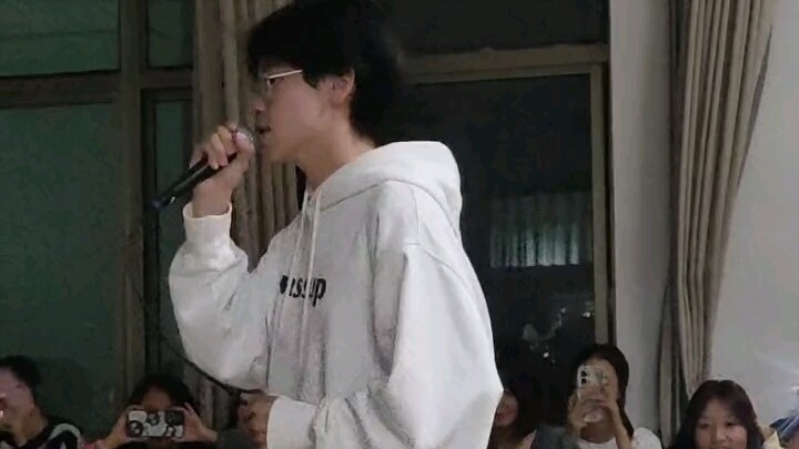 “สาวแสบร้องคัฟเวอร์” ชาวเน็ตฮือฮา: ขอสิทธิ์เลือกคู่แบบด่วนจี๋เลย!