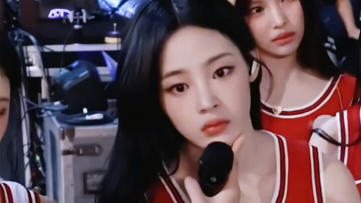 【Kim Minji】Đội trưởng đội bóng rổ trường học sở hữu lượng fan cực kỳ đông đảo
