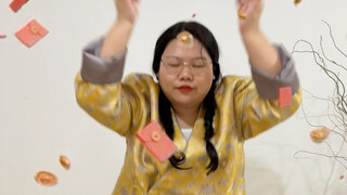 Fortune dance + fortune song, wishing everyone to be rich and happy