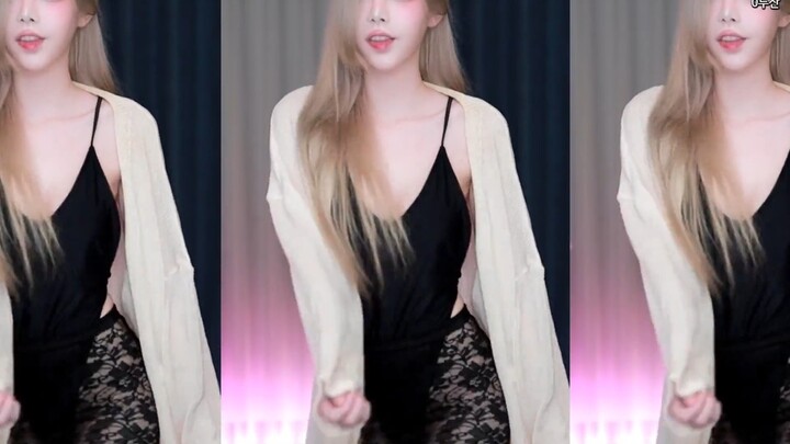 Black Treasure - High Slit with Tulle