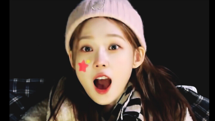 Sao lúc nào cũng phát ra âm thanh đáng yêu thế này hả á á á mẹ bột không chịu nổi nữa rồi [winter/Ki