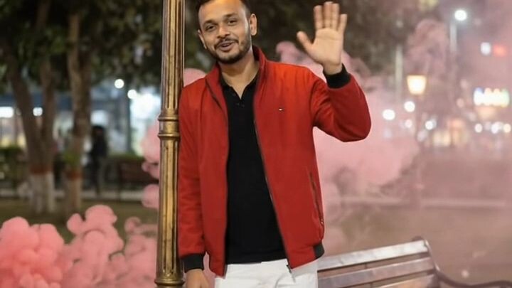এই পৃথিবীতে একটাই তুমি