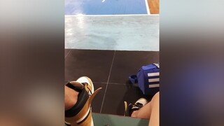 Bosen , nungguin adik basket