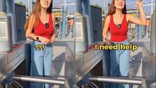 What do you call the turnstile before entering the subway in地道 English? Master it and breeze through
