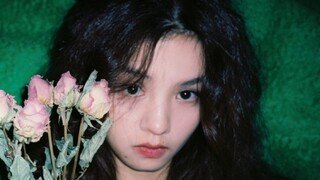 [Chun Xia Personal] Cô ấy chỉ đứng đó và không làm gì cả, đó chính là nghệ thuật