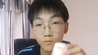 Có thể bạn không biết tôi, nhưng bạn có thể đã từng thấy những trò ảo thuật của tôi.
