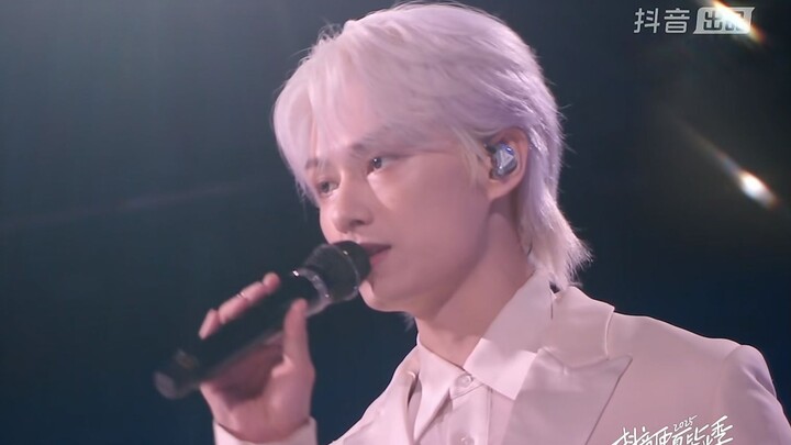 250610 SEVENTEEN Wen Junhui JUN - Barefoot Person | Douyin Midsummer Graduation Concert 2025 Zero St