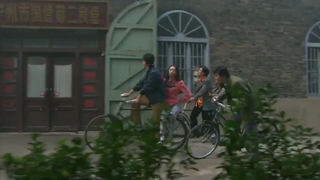 这 算 是 新 中 国 最 早 的 社 会 人 吧