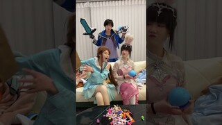 糖果大比拼！猜猜最后谁赢了？#斗罗大陆唐三小舞 #斗罗大陆
