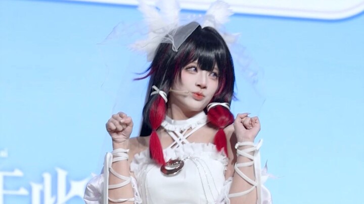 Kanno HanaD2 nhảy trên sân khấu Genshin Impact Fes – quay trực tiếp từ hàng ghế đầu