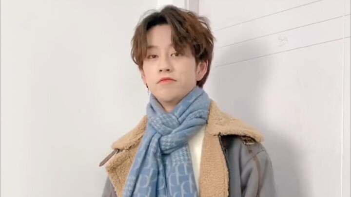 Some styling tips for men’s winter scarves (neck warmers)—there’s always a look that suits you, no m