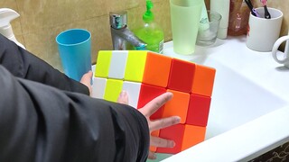 Compressing a Rubik's Cube—but when it comes into contact with water...
