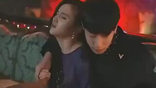 不良小伙把醉酒美女带回酒店，毁了她的清白，手机里的东西亮了