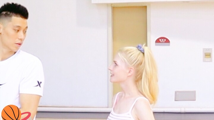 [Xingyue] Is Jeremy Lin joining the Beijing team? I'm going to try dunking over him first. How does 