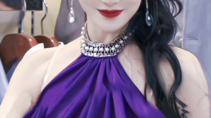 Ôi trời ơi... Tôi hoàn toàn hiểu bộ lọc hào quang nữ anh hùng là gì!
