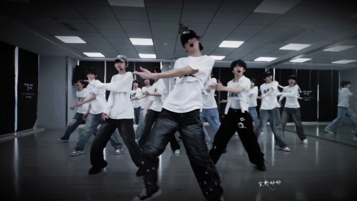 [TF Fourth Generation] Dance Revolution Strikes! Who Says There Aren’t Any Great Knife-Choreography 