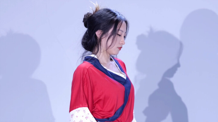 Tong Xiangyu Bravely Tries Her Luck in K-Pop