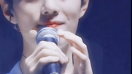 Vocalist "Bai Yueguang-level beautiful Limai"