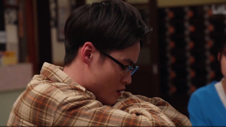 Sakura hy sinh mạng sống để cứu vợ? Hóa thân thành "Tia chớp" để lừa Ikki? Phân tích "Kamen Rider Re