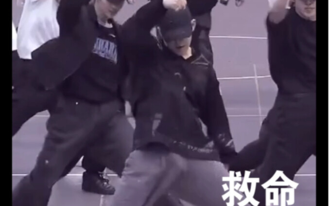 Sumpah, awalnya aku cuma mau memperlambat proses membongkar gerakan aja.