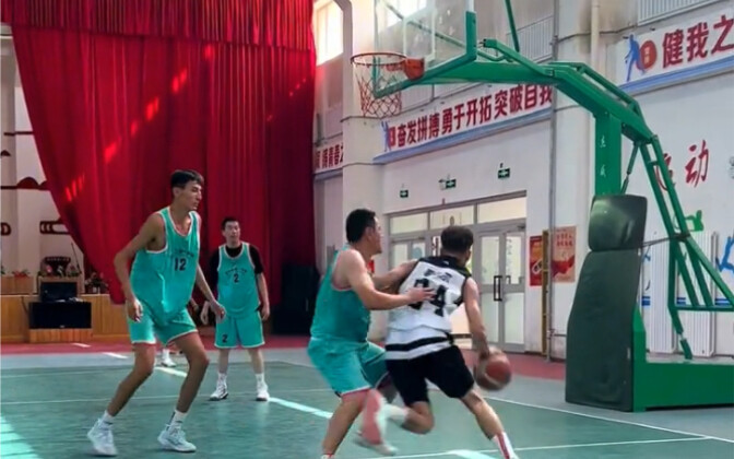 Gol kedua: Boleh dikasih jempol tapi nggak wajib… Ah, udahlah tetap kasih jempol aja.