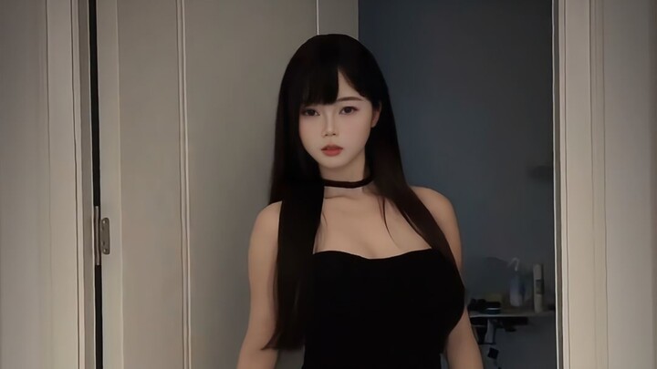 ลูกรัก หนูบอกว่าชอบกระโปรงรัดสะโพก หรือกระโปรงแม่เลี้ยงใช่ไหม?