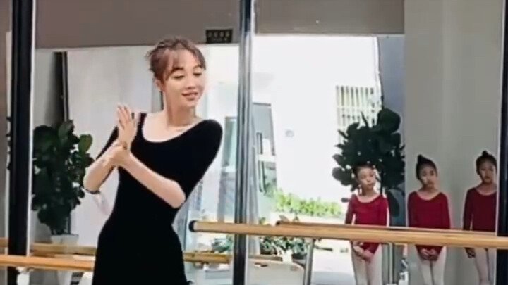 姜妍跳舞的时候整个人都在发光！！！#姜妍二胖