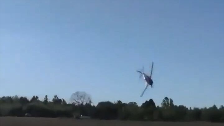 Độ cao không đủ thì chơi gì động tác cuộn tròn?