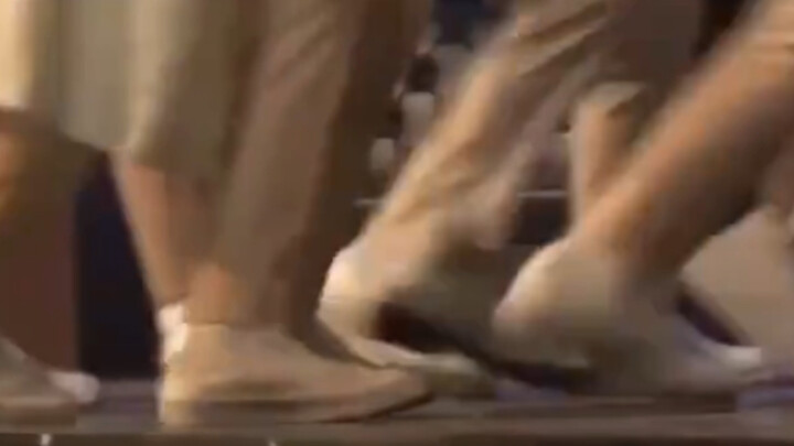 【SEVENTEEN】Ghi hình sân khấu mà chỉ chậm một bước thôi là coi như xong luôn