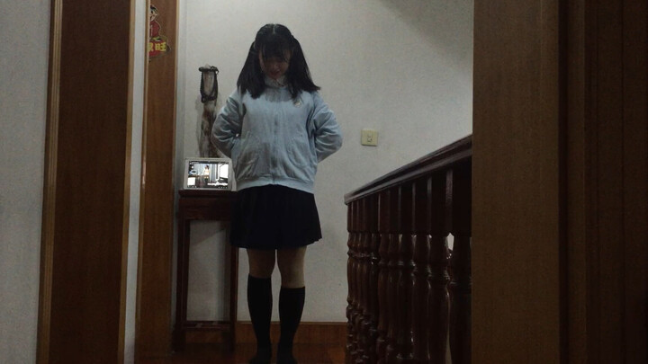 【Yiyi】The energetic happy synthesizer comes from a high school girl