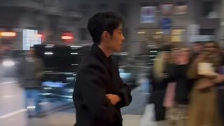 不愧是国际巨星肖战 看看外国人的表情