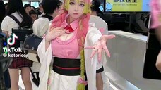 Cosplay Mitsuri chưa bao giờ thấy giống đến vậy =)))