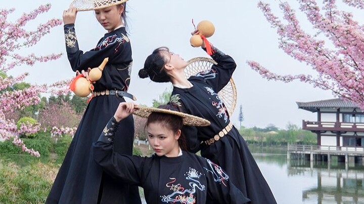 เพลง Jianghu ❀ ฮีโร่สาวสุดหล่อ เต้นรำออนไลน์ [คณะเต้นรำ Yizhi] ท่าเต้นต้นฉบับ