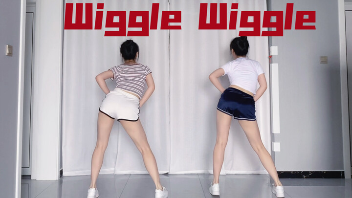 Being at home with the pure desire twin sisters ❤️wiggle wiggle❤️ is double the happiness wow~