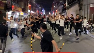 The street carnival from Chaoshan, China, was bustling with people and the scene was shocking!