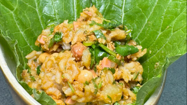 ข้าวห่อใหญ่ภาคตะวันออกเฉียงเหนือ ยิ่งร้อนขึ้นทุกวัน พอคิดออกว่าจะกินอะไร ข้าวห่อนี่ก็อร่อยสุดๆ #อาหา